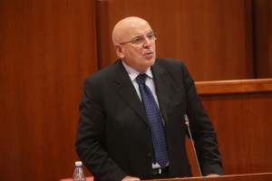 Mario Oliverio in Consiglio regionale